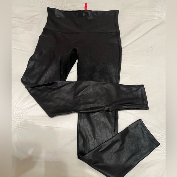 SPANX Pants - Women’s Spanx Black Faux Leather Leggings size xl